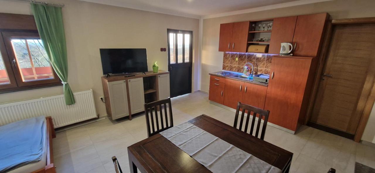 Guest House Blazevic Gornja Gracenica Bagian luar foto