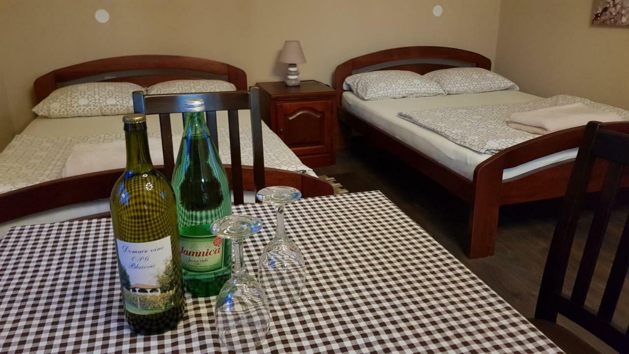 Guest House Blazevic Gornja Gracenica Bagian luar foto